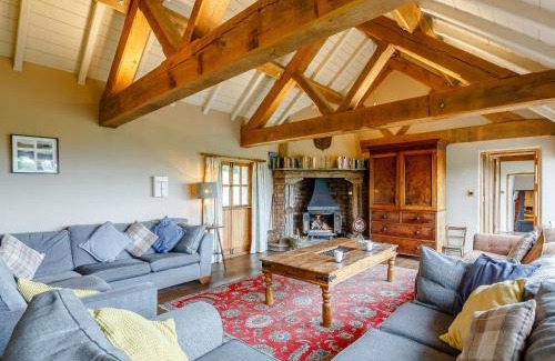 Pontfadog House | Inviting Pant Dafydd Goch - 4-Star Comfort for Everyone