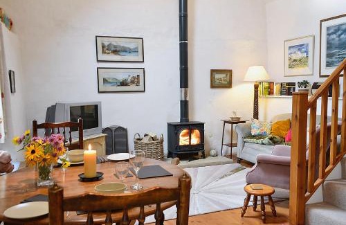 Llandovery House | Family-Friendly Stay at Pant Y Bryn Bach - 4 Star Comfort