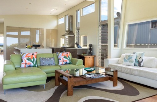 Culburra Beach House | Experience Pantai Indah: Family-Friendly & Accessible Stay