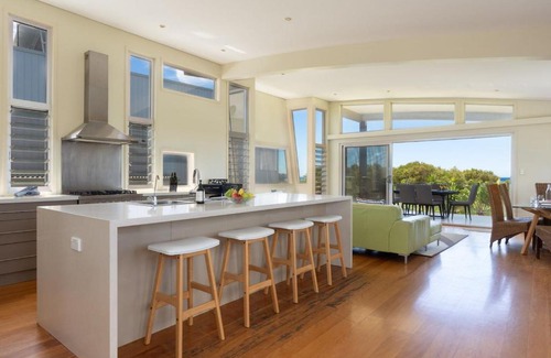 Culburra Beach House | Experience Pantai Indah: Family-Friendly & Accessible Stay
