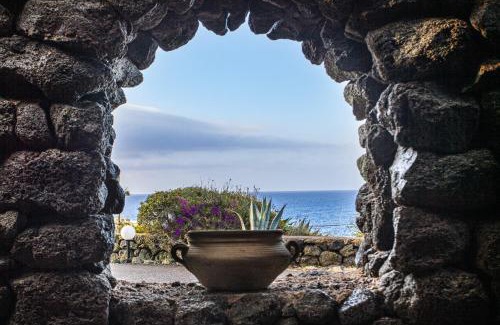 Localita Punta Fram Hotel | Relax at Hotel Village Suvaki with Ocean Views & Pool