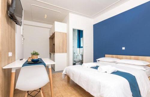 Komotini Apartment | Prime Pantheon Square View Hotel - Rated 9.4/10 & Family-Friendly