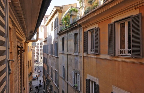 Rome City Centre Apartment | Pantheon2 - Prime Location with Family-Friendly Amenities