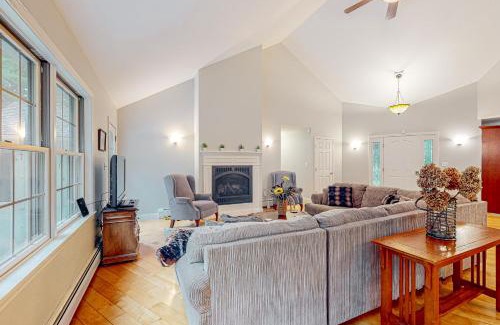 Raymond House | Guest Rated 10/10 at Panther Run River Retreat