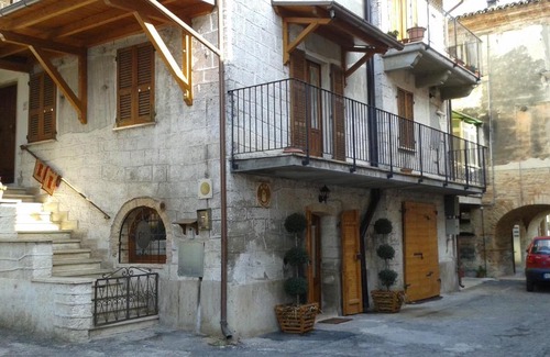 Pagliare del Tronto Bed & Breakfast | Cozy Pantorano Rooms: Family-Friendly with Breakfast Included