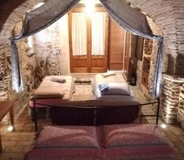Pagliare del Tronto Bed & Breakfast | Cozy Pantorano Rooms: Family-Friendly with Breakfast Included