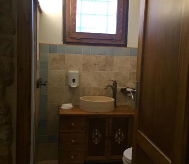 Pagliare del Tronto Bed & Breakfast | Cozy Pantorano Rooms: Family-Friendly with Breakfast Included