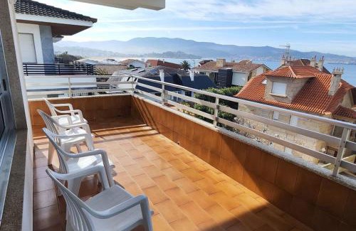 A Porqueira Apartment | Inviting Panxon: Family-Friendly Terrace Retreat Awaits
