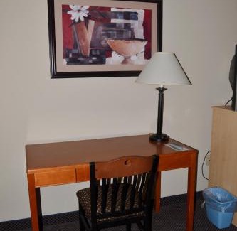 Paola Hotel | Oceanfront Retreat: Paola Inn and Suites Awaits You