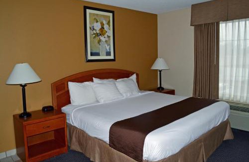 Paola Hotel | Oceanfront Retreat: Paola Inn and Suites Awaits You