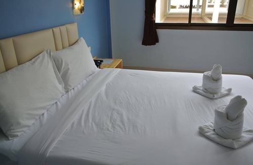 Makham Tia Hotel | Cozy Paolomareetel Hotel: Family-Friendly with Breakfast