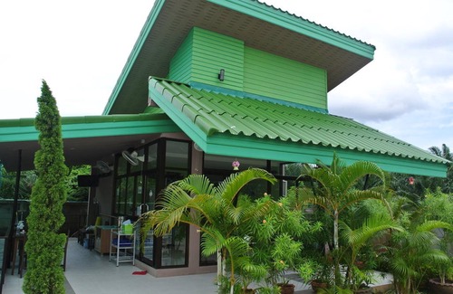 Makham Tia Hotel | Cozy Paolomareetel Hotel: Family-Friendly with Breakfast