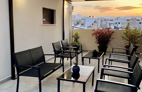 Heraklion Apartment | Renovated Pap's Lab Polisher in Central City - Guest Rated 10/10