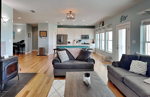 Bayside House | Experience Papa's Place: Bayfront, Pet-Friendly Retreat