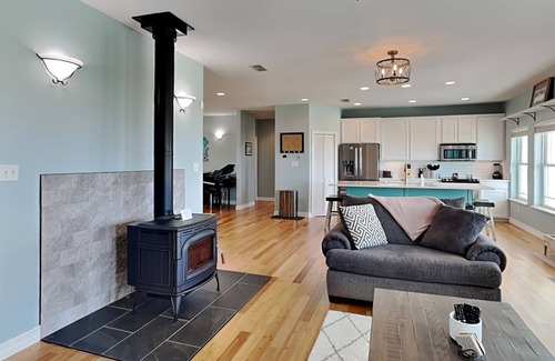 Bayside House | Experience Papa's Place: Bayfront, Pet-Friendly Retreat