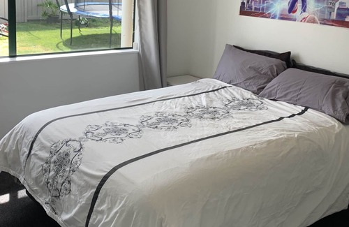 Papamoa Beach House | Seaside Retreat at Papamoa Beach with Ocean Views
