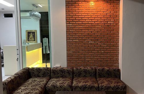Talat Hotel | Budget-Friendly Papangkorn House with Breakfast & Family Amenities