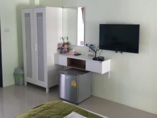 Talat Hotel | Cozy Papangkorn House: Family-Friendly Retreat Awaits
