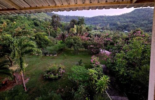 Suan Phueng House | Budget-Friendly Papa Vacay with Kitchen & Wheelchair Access