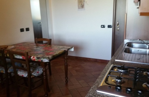 Latignano Apartment | Cozy Papavero Apartment with Pool & Breakfast for 2 Guests
