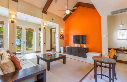 West Bay House | Oceanfront Papaya Cottage: Guest Rated 10/10 with Pool