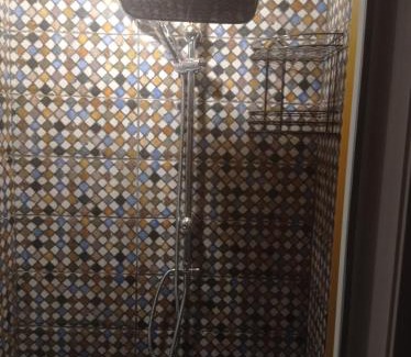 Avlabari Apartment | Discover Paparti: Pet-Friendly Retreat with Hot Tub Access