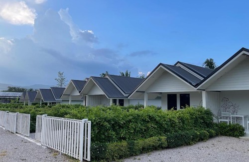 Bang Saphan House | Family-Friendly Getaway at Paper House Resort Bang Saphan Noi
