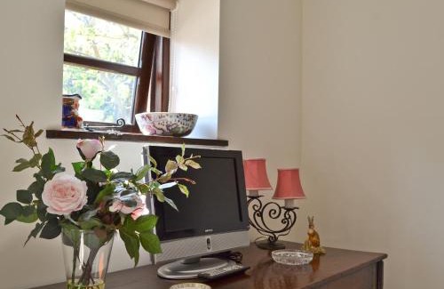 Thirsk House | Discover Paper Mill Cottage: Family-Friendly 5-Star Retreat