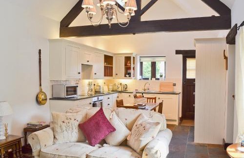 Thirsk House | Discover Paper Mill Cottage: Family-Friendly 5-Star Retreat