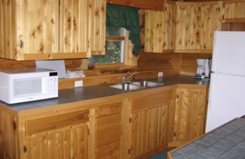Drummond House | Family-Friendly Retreat at Papins Resort Caribou Lodge