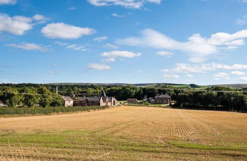 Haddington House | Experience Papple Farmhouse: Family and Pet-Friendly Retreat