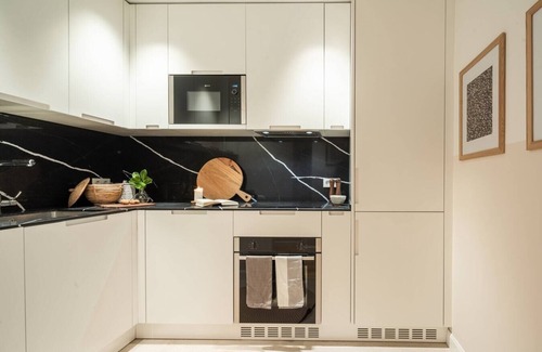 Almagro Apartment | Inviting Papua: 2 Bedrooms, Gym & Pet-Friendly Amenities