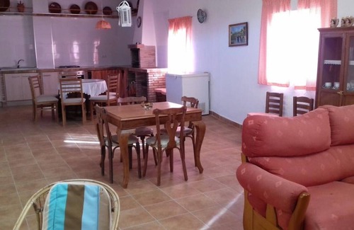 Alora Cottage | Pet-Friendly Paquita and Telesforo House: Rated 10/10