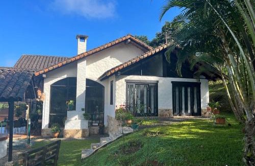 Dagua Ski Chalet | Relaxing Hermosa Casa Campestre with Spa & Hot Tub