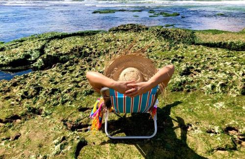 Ipitanga House | Discover Mar doce Lar: Poolside Retreat with 10/10 Reviews