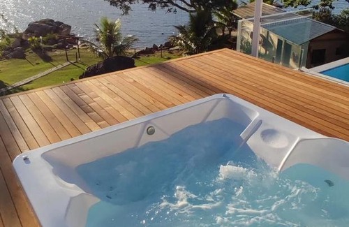 Palhoca Apartment | Beachfront Getaway at Paraíso da Enseada de Brito