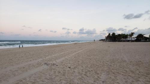 Porto das Dunas Apartment | Beachfront Paraíso das Dunas: 4-Star with Jacuzzi & Spa
