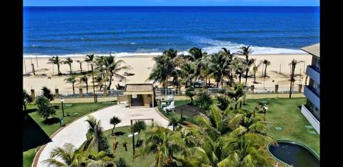 Porto das Dunas Apartment | Beachfront Paraíso das Dunas: 4-Star with Jacuzzi & Spa