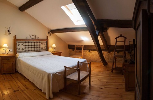 Vega de Valcarce House | Discover Paraíso del Bierzo: Spa and Family-Friendly Retreat