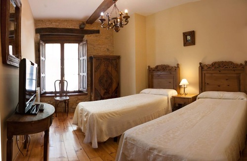 Vega de Valcarce House | Discover Paraíso del Bierzo: Spa and Family-Friendly Retreat