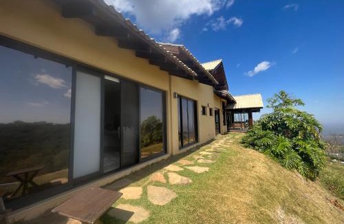 Cuiaba House | Experience Paraíso do Morro dos Ventos: Family-Friendly Getaway