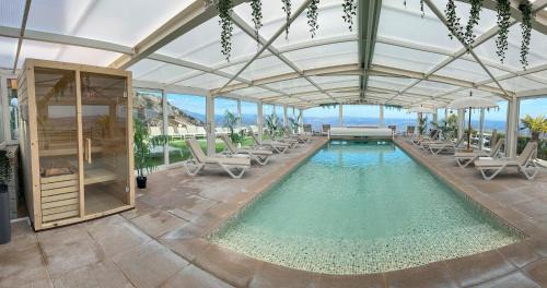 Lamego Cabin | Experience Paraíso Douro AL: Oceanfront Bliss Awaits