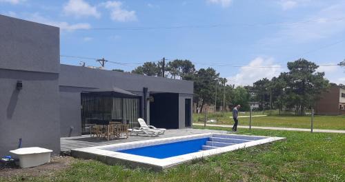Mar de Cobo House | Discover Paraíso La Caleta: Pet-Friendly Oasis with Pool