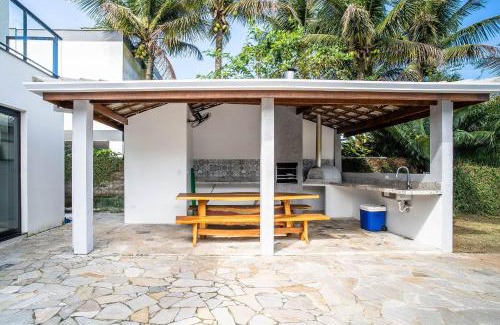 Boraceia House | Celebrate August with Special Discounts at Our Beachfront Retreat