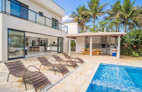 Boraceia House | Celebrate August with Special Discounts at Our Beachfront Retreat