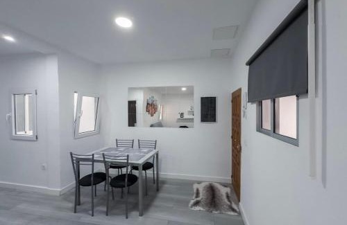Playa de Arinaga Apartment | Pet-Friendly Paraíso Playa de Arinaga: Family Getaway Awaits