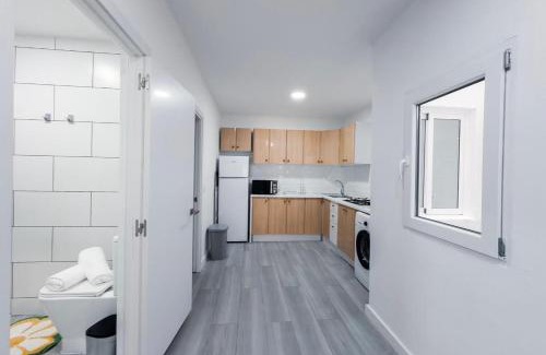 Playa de Arinaga Apartment | Pet-Friendly Paraíso Playa de Arinaga: Family Getaway Awaits