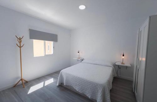 Playa de Arinaga Apartment | Pet-Friendly Paraíso Playa de Arinaga: Family Getaway Awaits