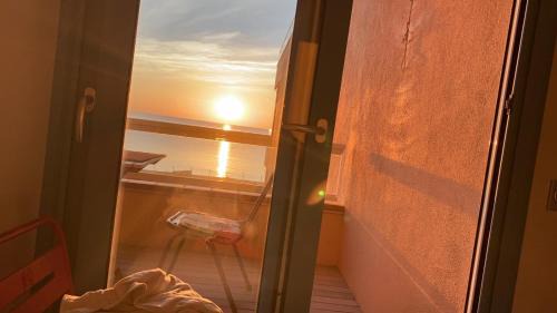 Pals Apartment | Seaside Escape at Paraíso Playa de Pals - Top-Rated Retreat