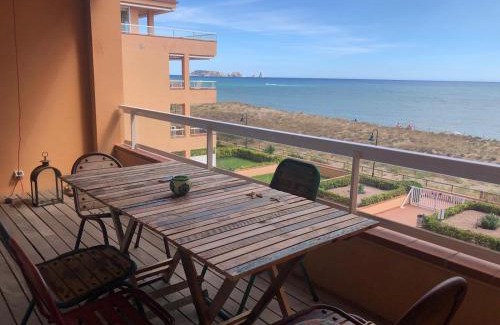 Pals Apartment | Seaside Escape at Paraíso Playa de Pals - Top-Rated Retreat